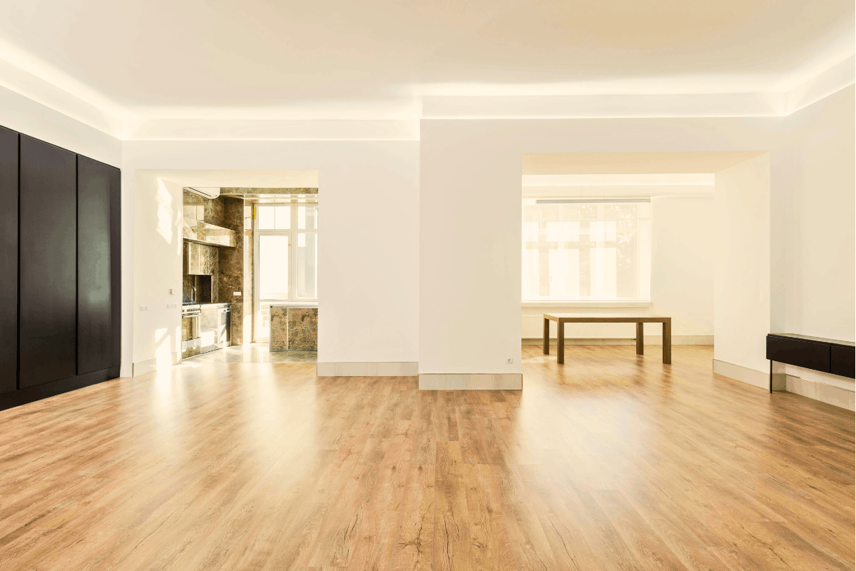 Estrenar piso de obra nueva en Imaginalia. La mudanza que puede arruinar un parquet recién puesto 2 Piso de obra nueva luminoso con cajas de mudanza y suelo de madera, Imaginalia